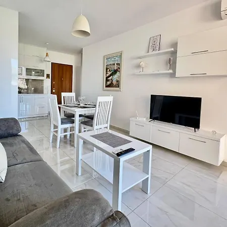 White - Malgorzata Apartment Sarande